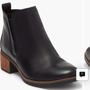 Korks Black Leather Ankle Booties/Boots